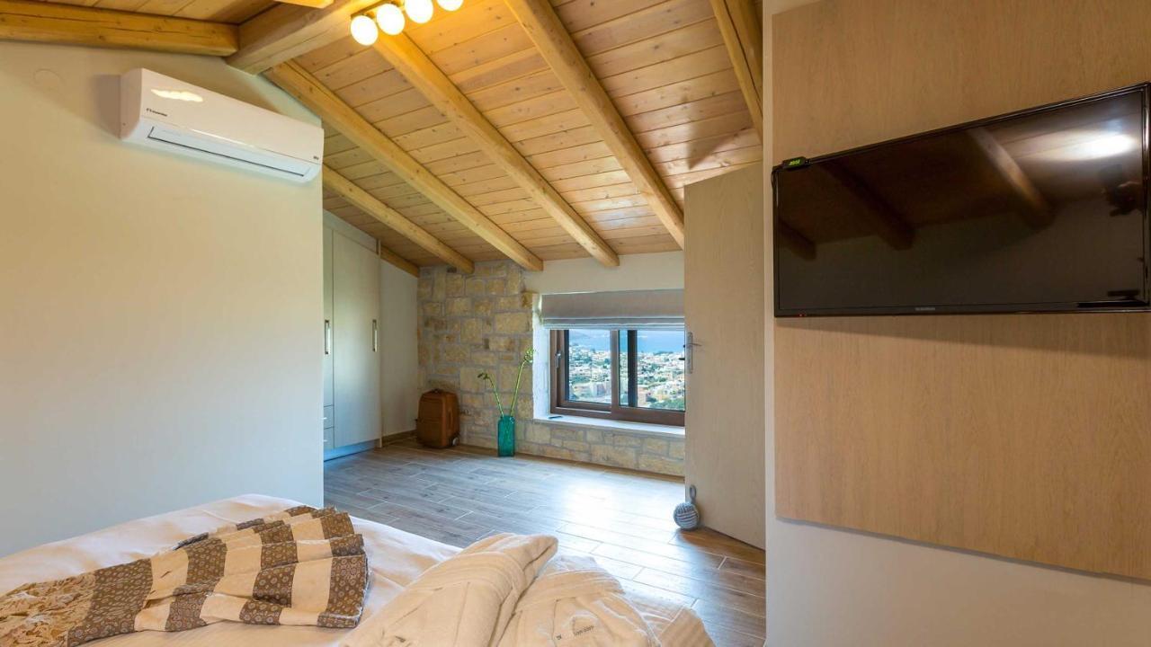 Villa Emilia I Luxury, Amazing Seaview, Next To The Town Kíssamos Exterior foto
